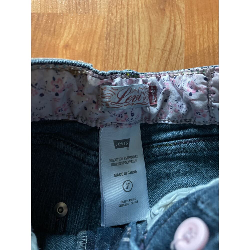 Vintage Levi Jeans - Picture 2 of 5